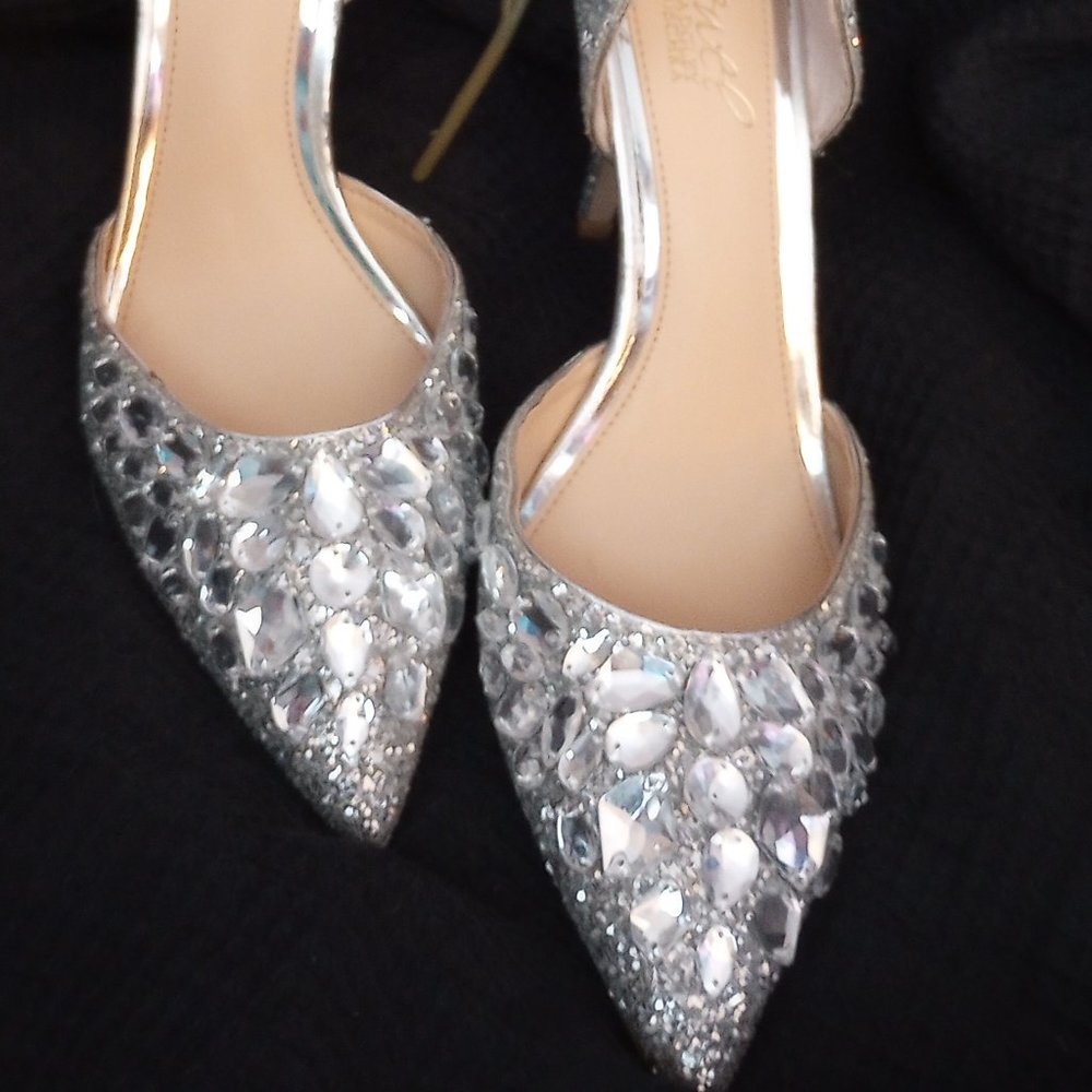 Jewel by BADGLEY MISCHKA Women's Silver Rhinestone Evening Pumps  8 New